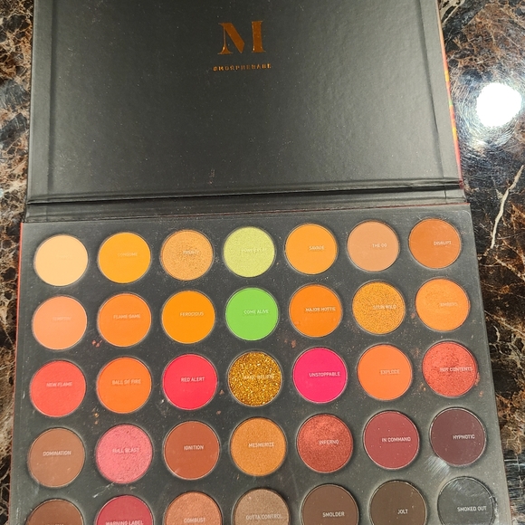 Makeup - Picture 2 of 8